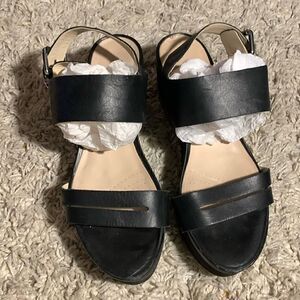 Clarks GUC Perez black leather open toe sandals Size 9